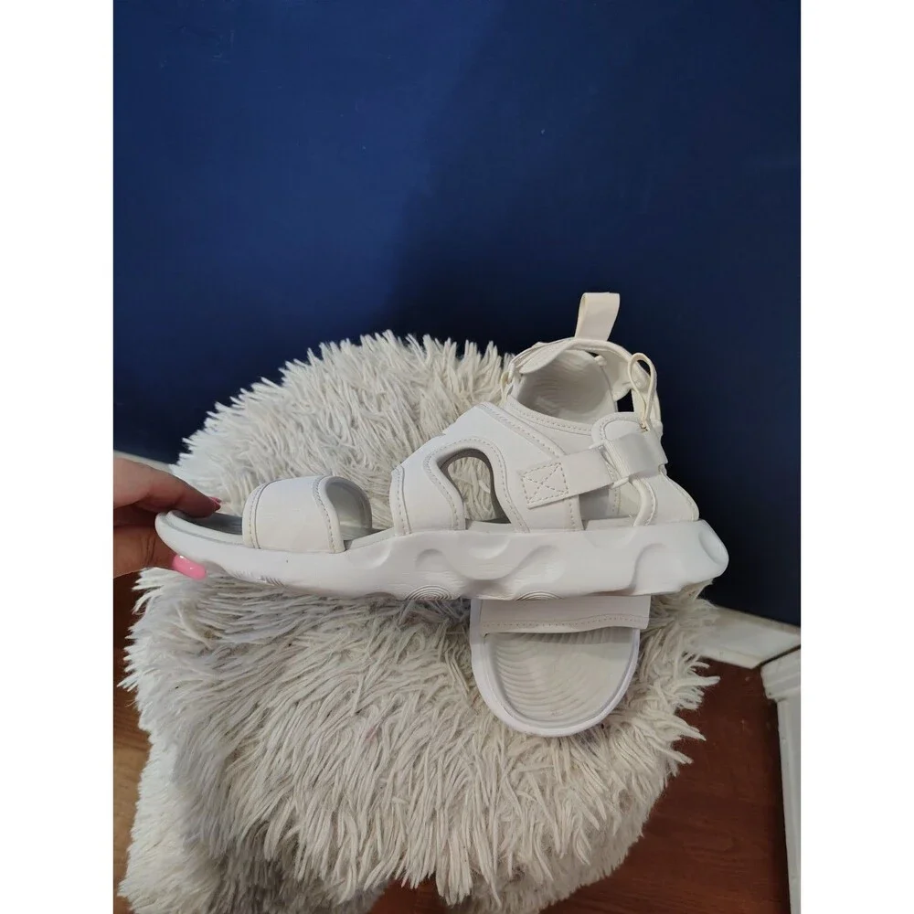 Nike Women's Owaysis Sandals  Size US 8 White EUR 39
